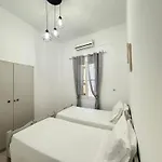 Апартаменты Seaside Escape