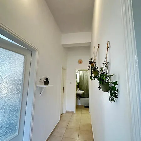 Seaside Escape Szími